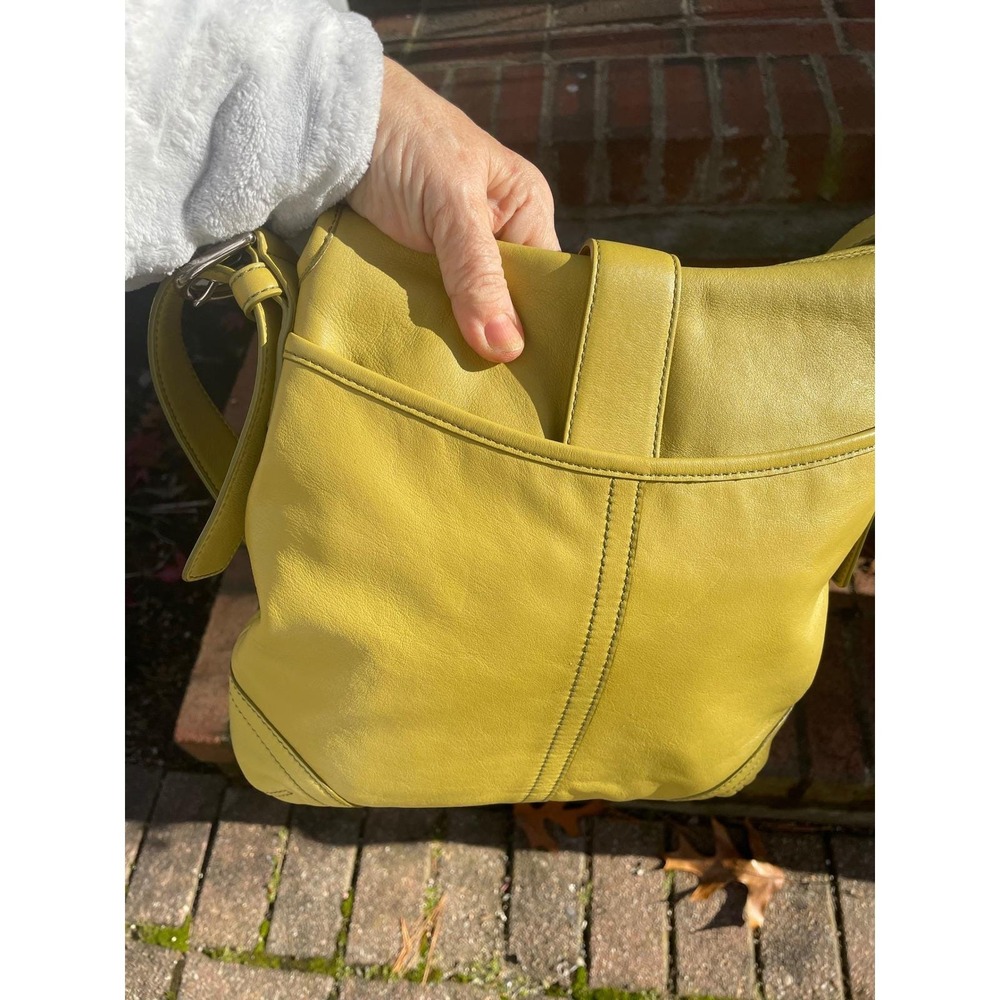 Vintage Coach Soho Shoulder Bag Pea Green 9480 Cowhide‎ Leather Y2K EUC - Picture 3 of 10